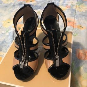 Michael Kors Blk/Tan bootie sandals
